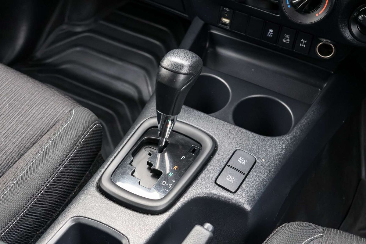 2019 Toyota Hilux SR GUN126R 4X4 image 13