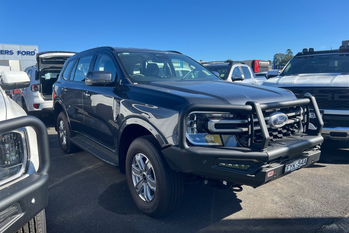 2025 Ford Everest Ambiente 2.0L