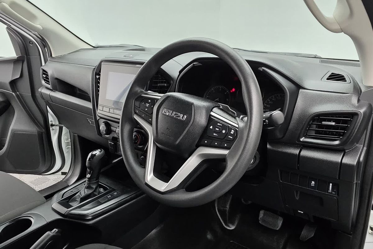 2022 Isuzu D-MAX SX 4X4 image 13