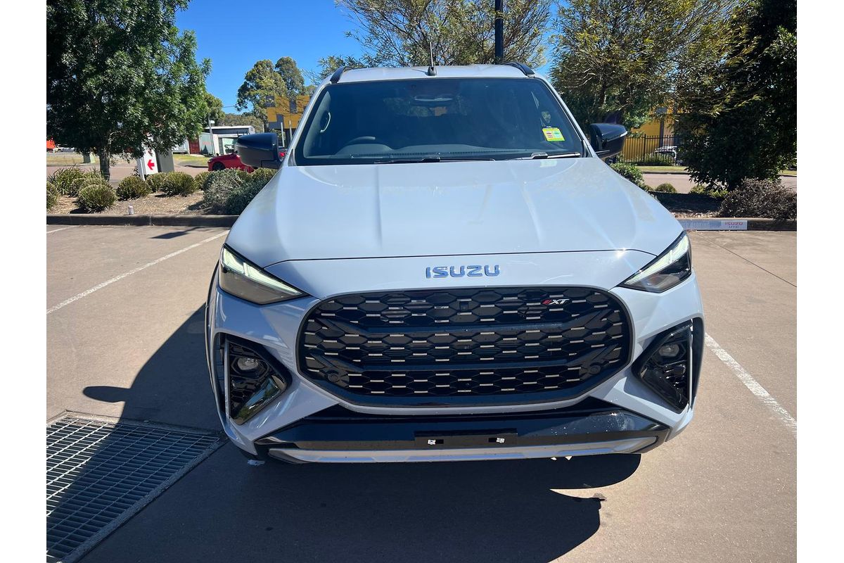 2025 Isuzu MU-X X-TERRAIN