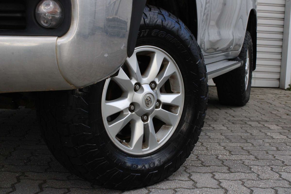 2010 Toyota Landcruiser GXL VDJ200R