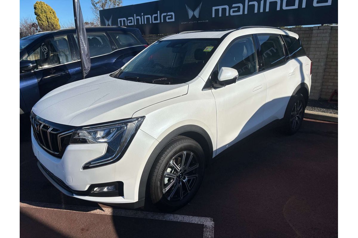 2025 Mahindra XUV700 AX7L