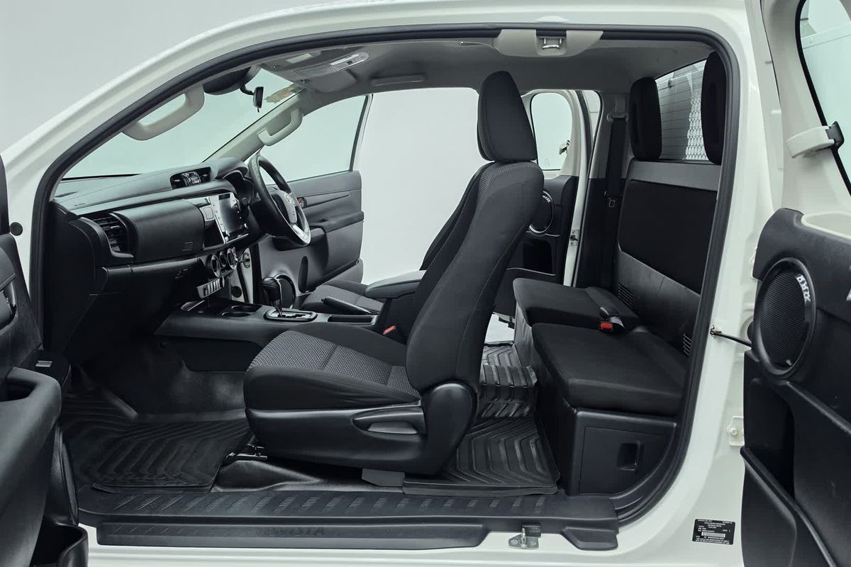 2020 Toyota Hilux Workmate GUN125R 4X4