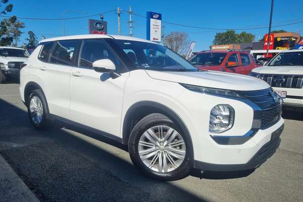 2024 Mitsubishi Outlander ES ZM