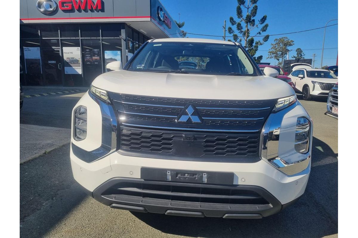 2024 Mitsubishi Outlander ES ZM