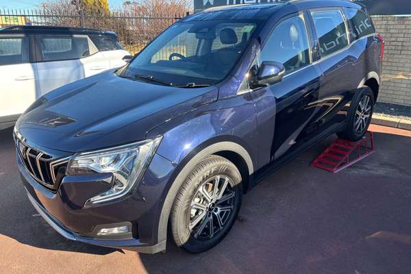 2025 Mahindra XUV700 AX7L