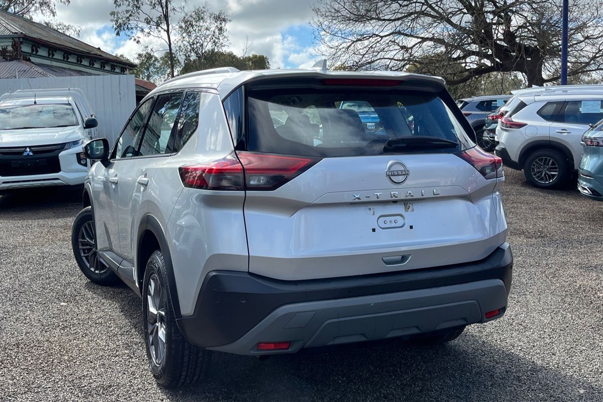 2024 Nissan X-TRAIL ST T33