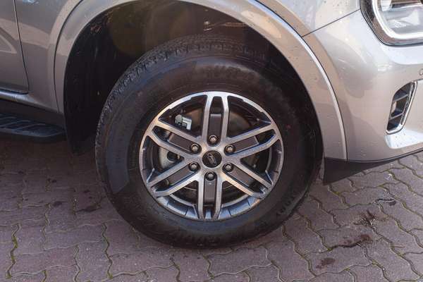 2025 Ford Everest Trend 2.0L thumb-2