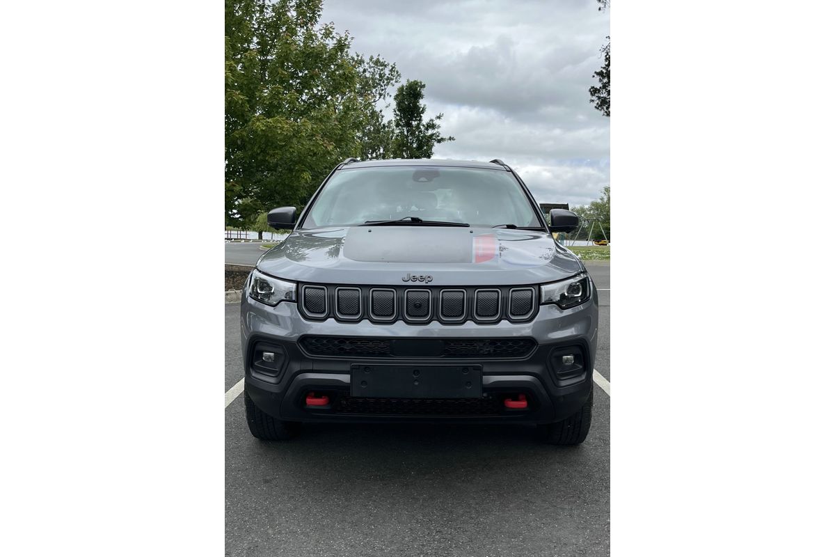 2025 Jeep Compass Trailhawk M6