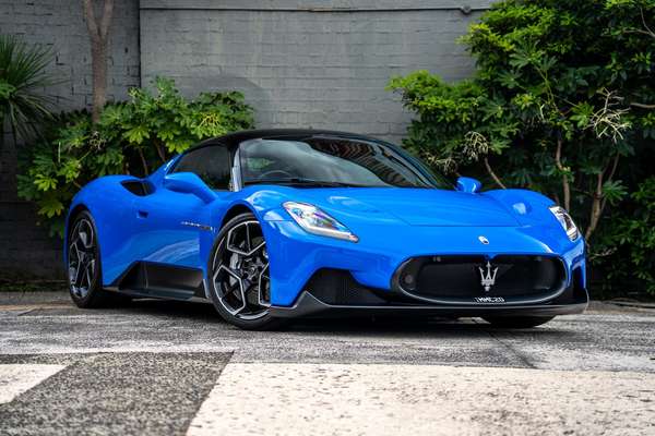 2022 Maserati MC20 M240