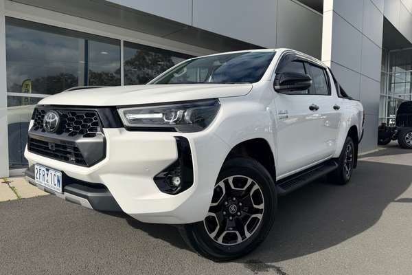 2025 Toyota Hilux SR5 48V GUN126R 4X4