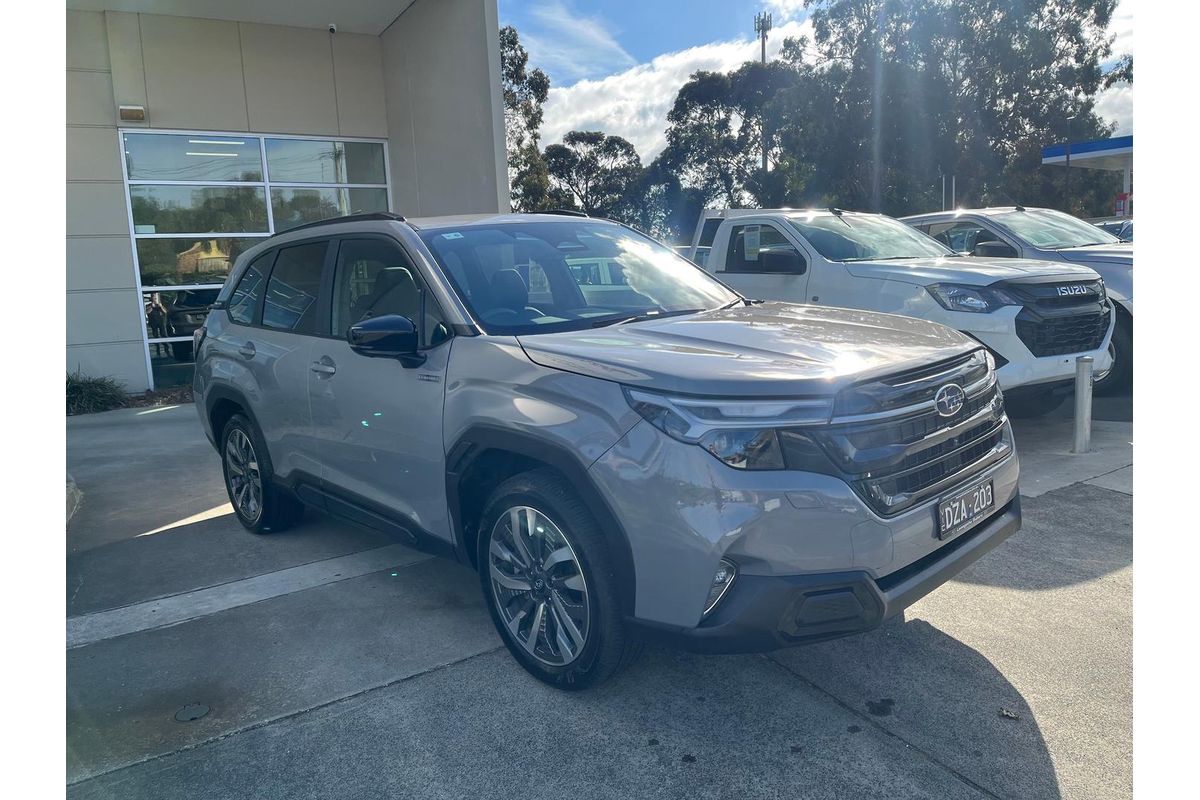 2025 Subaru Forester Hybrid Touring S6