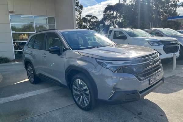 2025 Subaru Forester Hybrid Touring S6