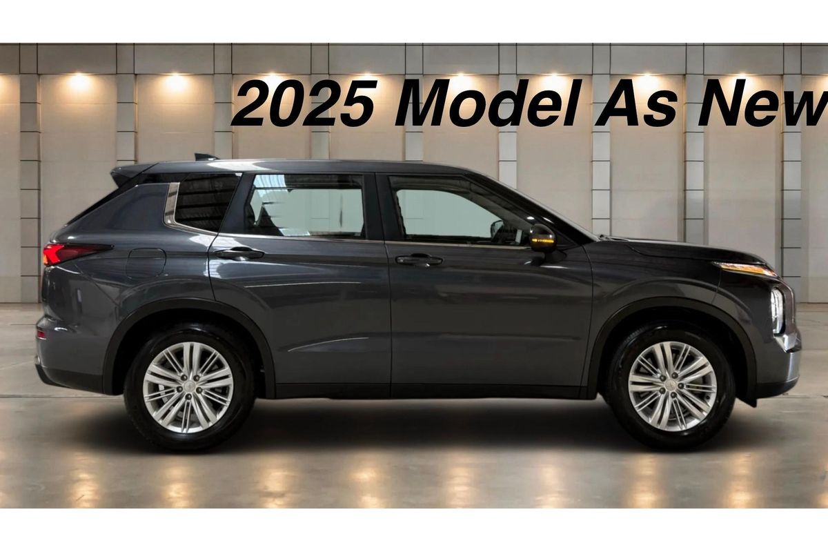 2025 Mitsubishi Outlander ES ZM