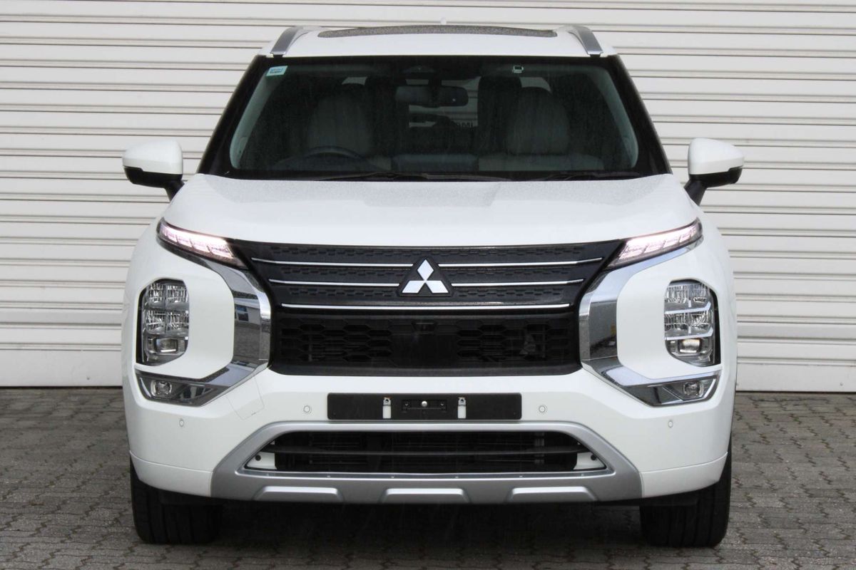 2023 Mitsubishi Outlander Exceed ZM