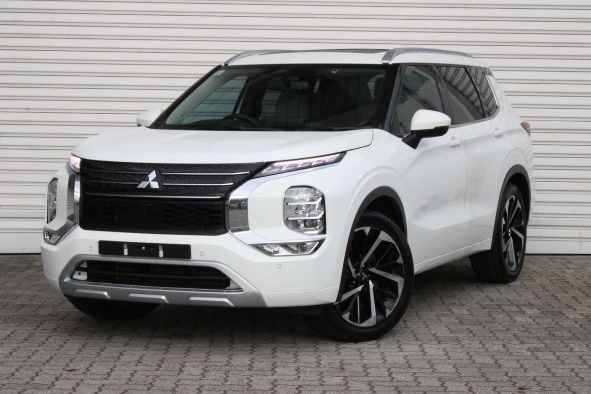 2023 Mitsubishi Outlander Exceed ZM