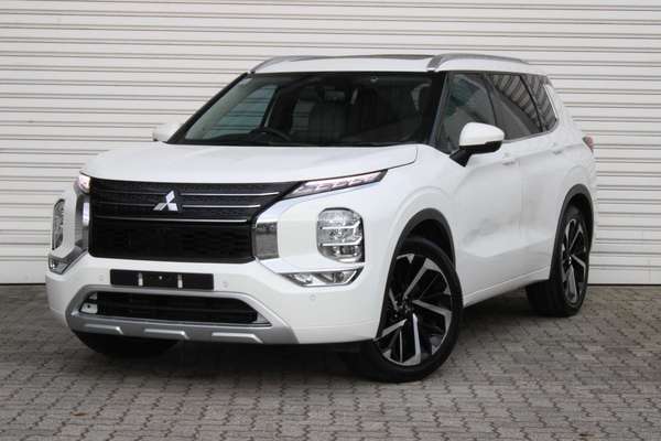 2023 Mitsubishi Outlander Exceed ZM