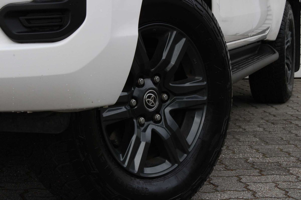 2023 Toyota Hilux SR GUN126R 4X4