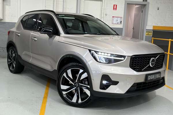 2023 Volvo XC40 Ultimate B5 Dark
