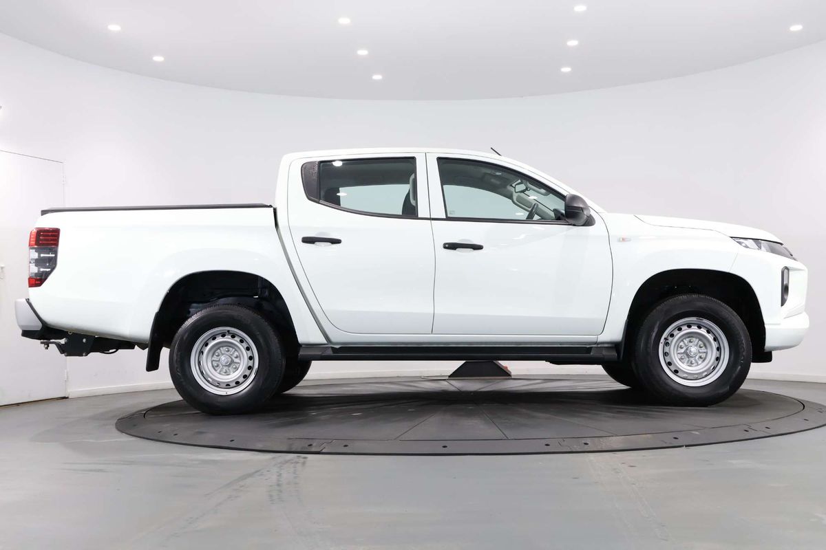 2022 Mitsubishi Triton GLX MR Rear Wheel Drive