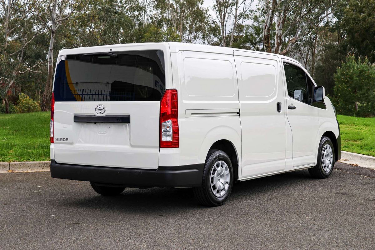 2019 Toyota Hiace GDH300R LWB image 3