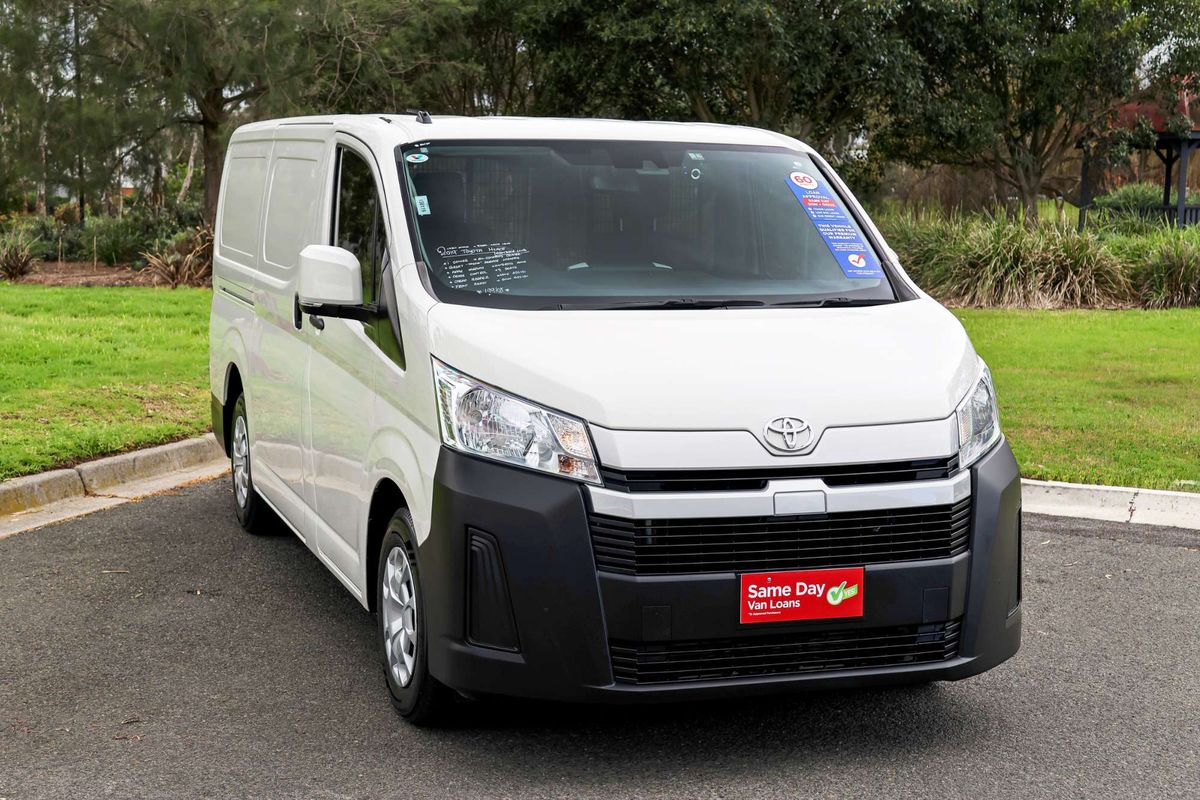 2019 Toyota Hiace GDH300R LWB image 4