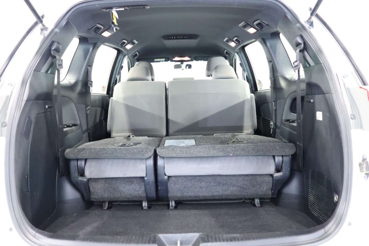 2018 Toyota Tarago GLi ACR50R