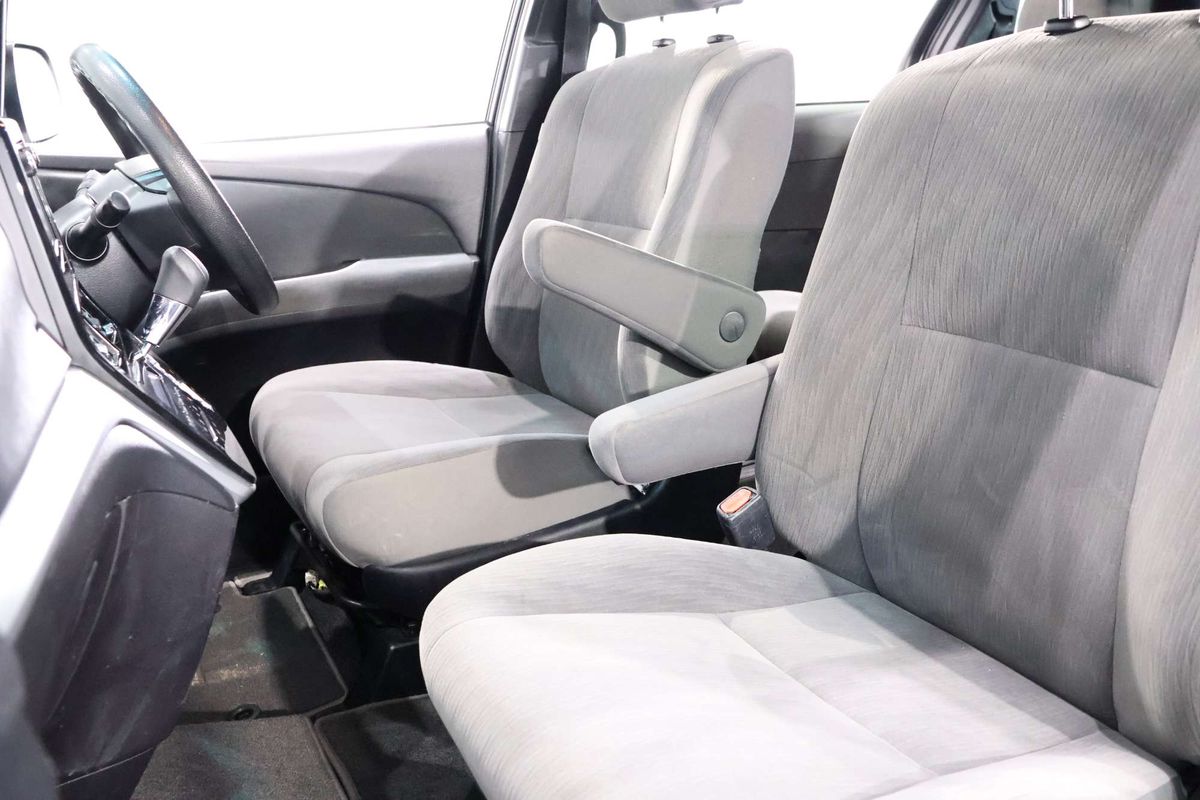 2018 Toyota Tarago GLi ACR50R