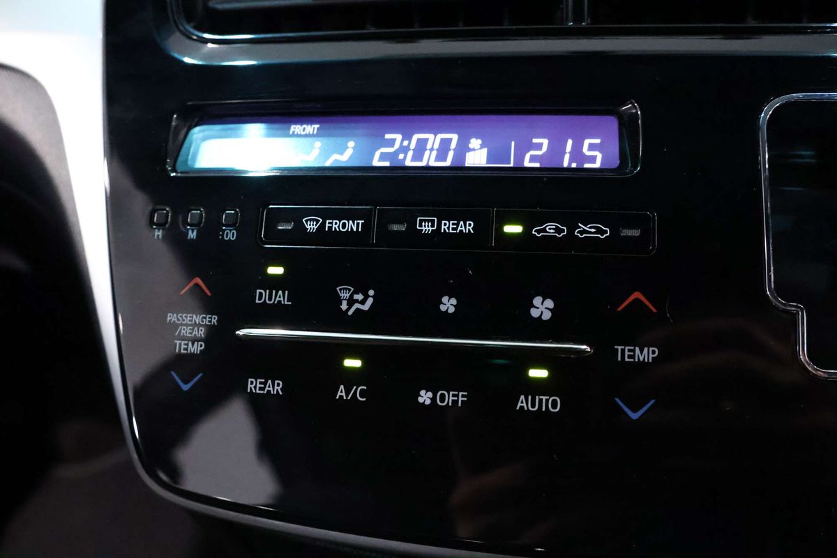 2018 Toyota Tarago GLi ACR50R