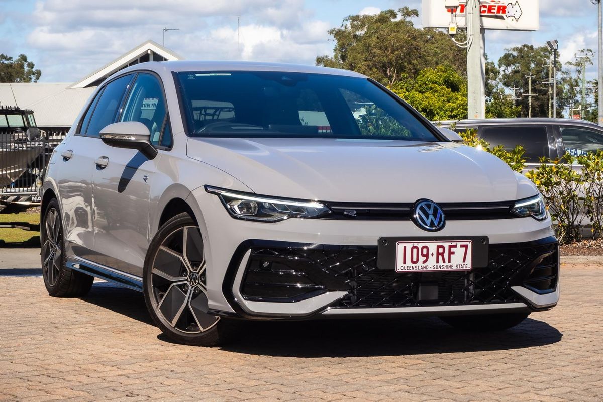 2025 Volkswagen Golf 110TSI R-Line 8.5