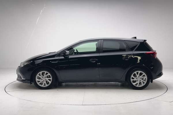 2017 Toyota Corolla Hybrid ZWE186R thumb-7
