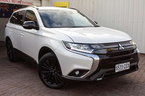 2020 Mitsubishi Outlander Black Edition ZL thumb-0