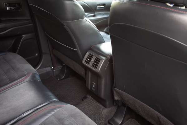 2020 Mitsubishi Outlander Black Edition ZL thumb-8