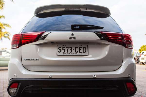 2020 Mitsubishi Outlander Black Edition ZL thumb-10
