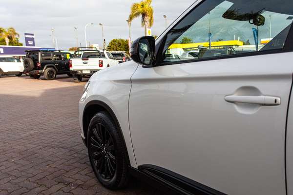 2020 Mitsubishi Outlander Black Edition ZL thumb-16