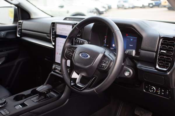 2026 Ford Everest Trend 2.0L thumb-3