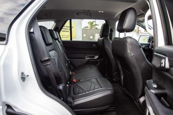 2026 Ford Everest Trend 2.0L thumb-7