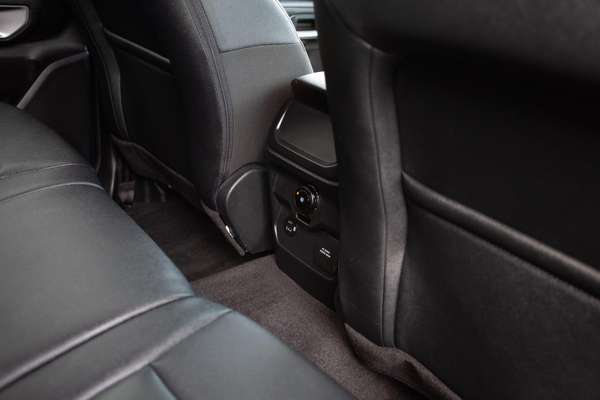 2026 Ford Everest Trend 2.0L thumb-8