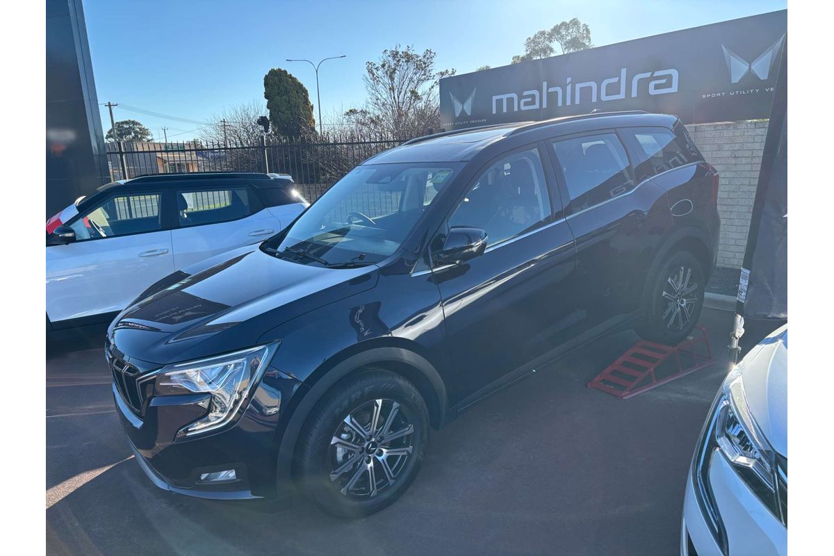 2025 Mahindra XUV700 AX7L