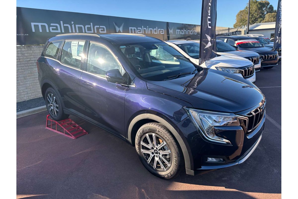 2025 Mahindra XUV700 AX7L