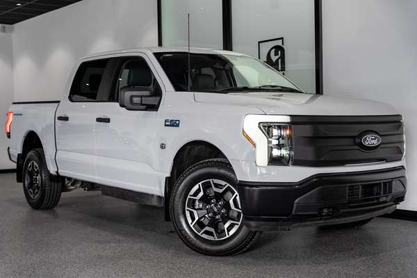 2023 Ford F-150 Lightning Pro 4X4