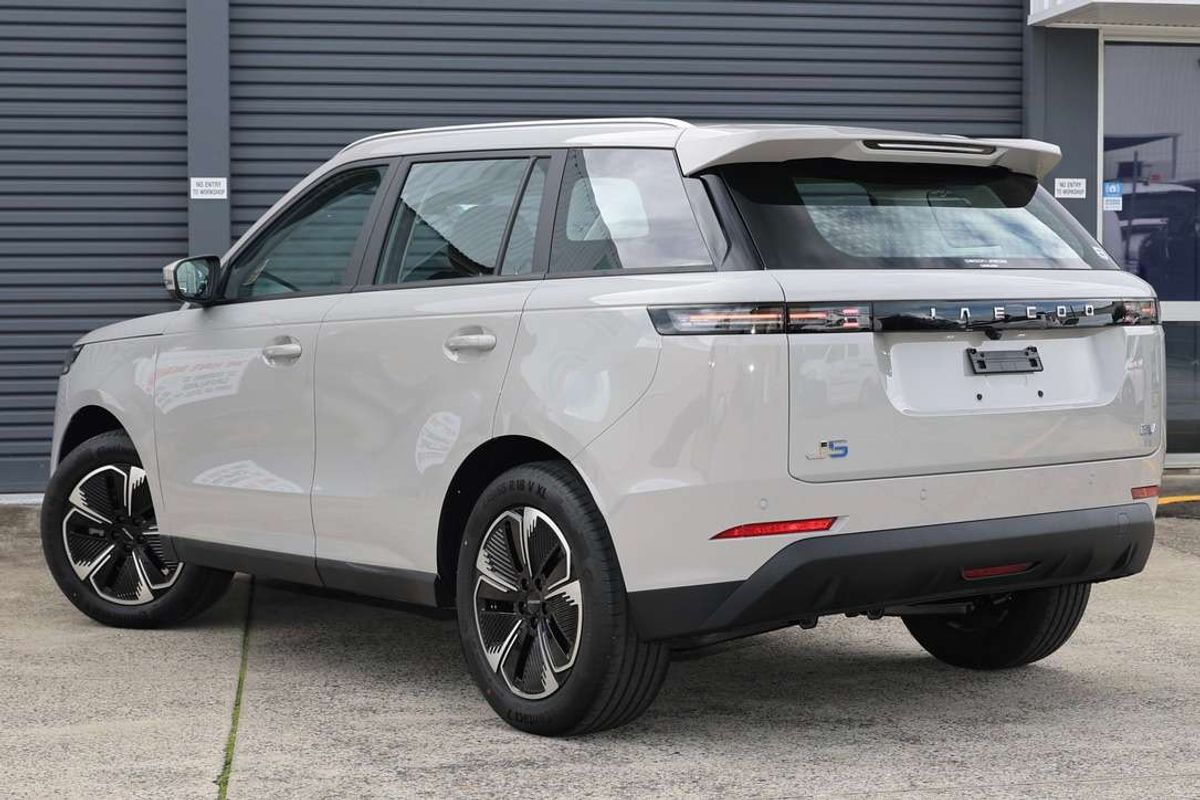 2026 OMODA JAECOO J5 EV Summit
