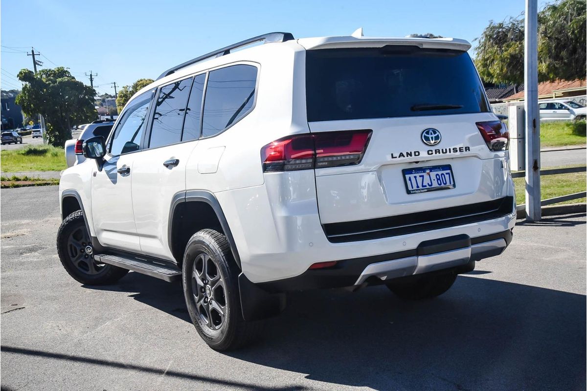 2023 Toyota Landcruiser GR Sport FJA300R