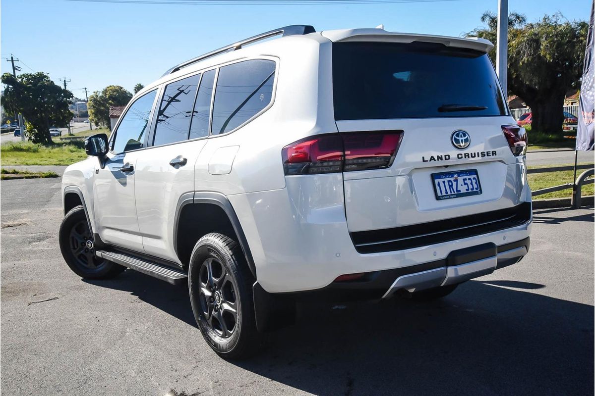 2023 Toyota Landcruiser GR Sport FJA300R