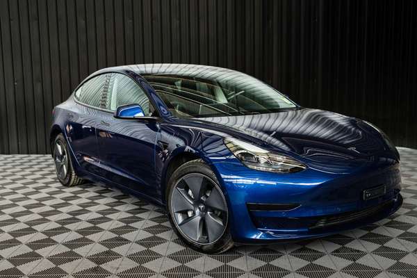 2022 Tesla Model 3 Rear-Wheel Drive