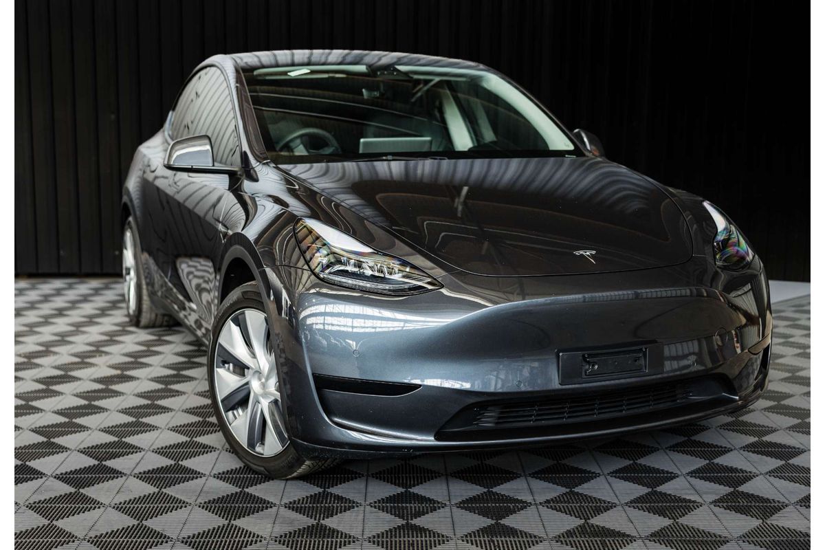 2023 Tesla Model Y Rear-Wheel Drive