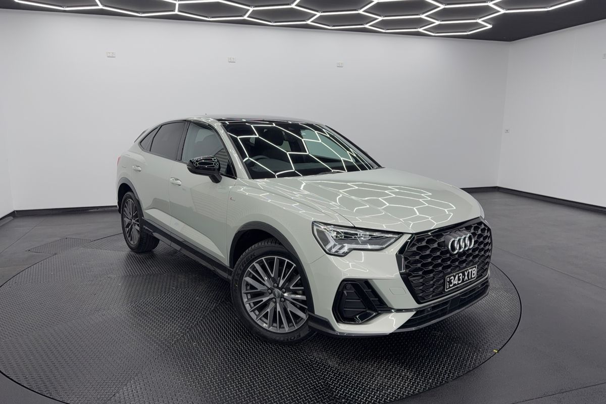 2020 Audi Q3 35 TFSI S line F3