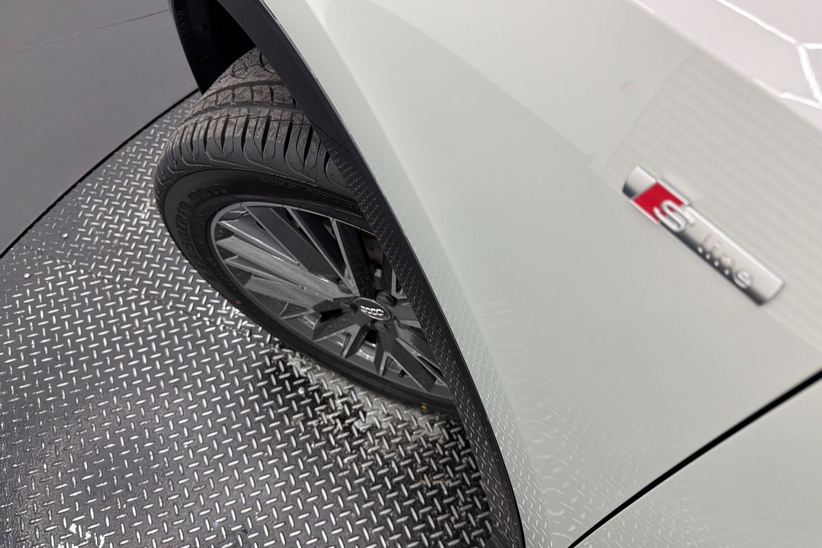 2020 Audi Q3 35 TFSI S line F3