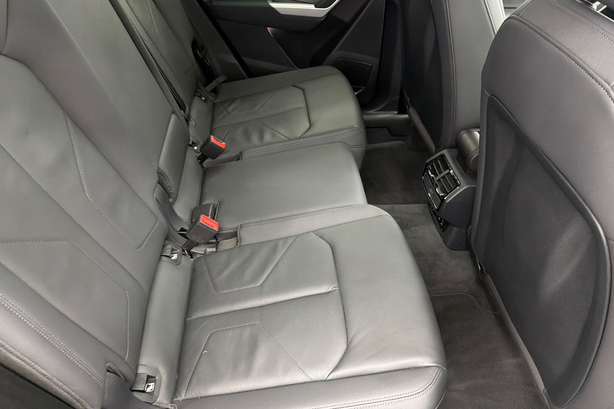 2020 Audi Q3 35 TFSI S line F3