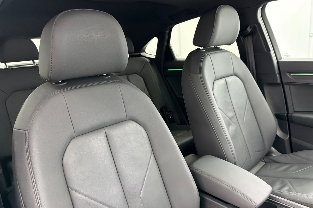 2020 Audi Q3 35 TFSI S line F3